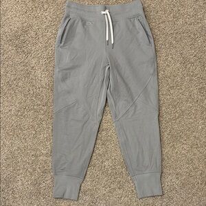 Lululemon Metro Miles Jogger